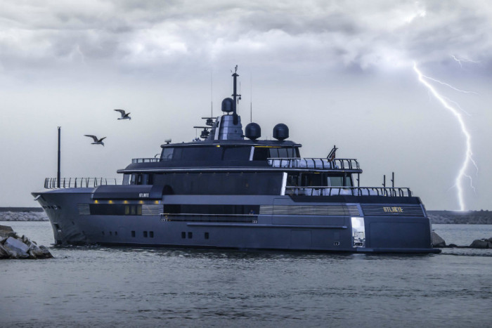 Atlante and Eight leave the CRN shipyard